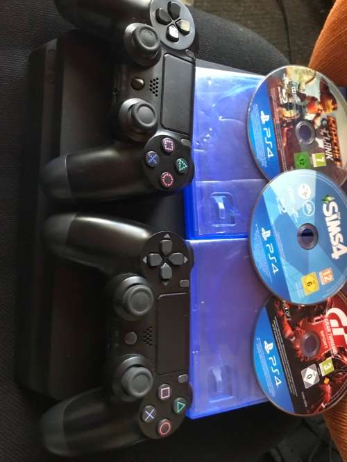 BOXED SONY PLAYSTATION 4 SLIM*CHU-2216A*500 GB HDD*1 CONTROLLER*USB CABLE*HDMI CABLE*3 GAMES